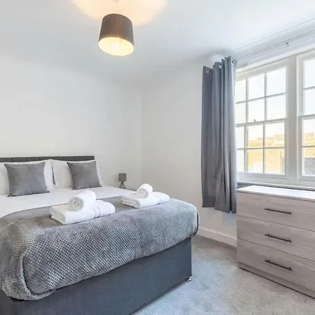 Daire Modern 2br Sea View Flat On The Harbour