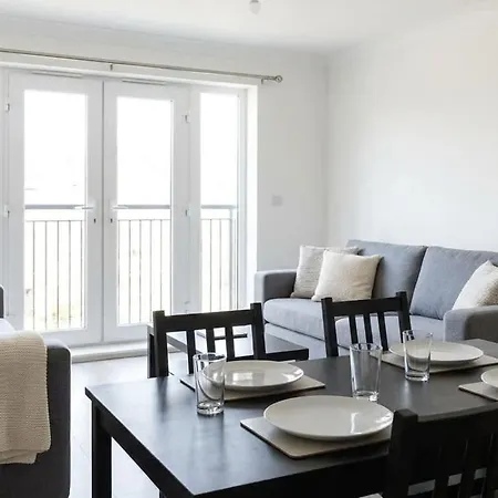 Daire Modern 2br Sea View Flat On The Harbour