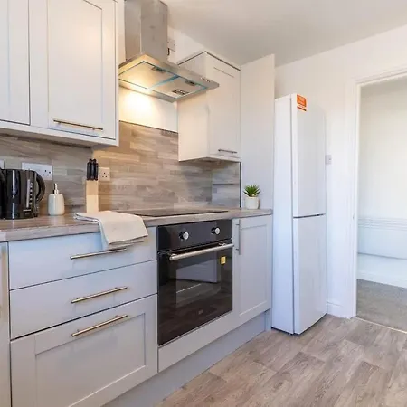 Modern 2br Sea View Flat On The Harbour Daire *
