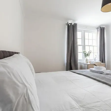 Daire Modern 2br Sea View Flat On The Harbour