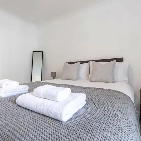 Daire Modern 2br Sea View Flat On The Harbour