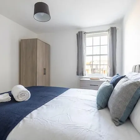 Modern 2br Sea View Flat On The Harbour Whitehaven